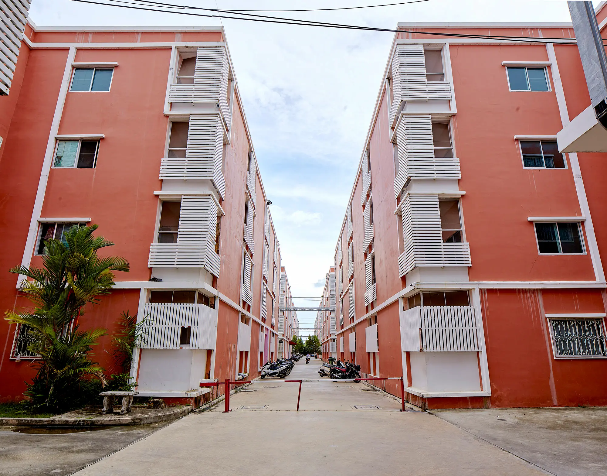 หอพักนักศึกษา - ภาพถ่ายสถานที่ในมหาวิทยาลัยกรุงเทพธนบุรี