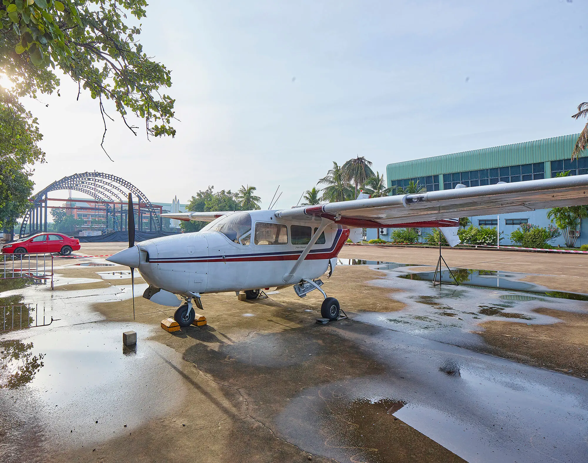 อาคารคณะวิศวกรรมศาสตร์ - ภาพถ่ายสถานที่ในมหาวิทยาลัยกรุงเทพธนบุรี
