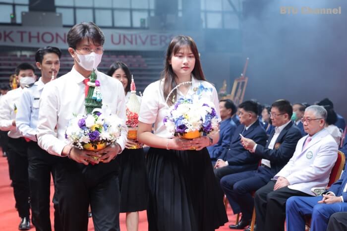 ศ.ดร.บังอร เบ็ญจาธิกุล เป็นประธานพิธีไหว้ครู ปีการศึกษา 2566 ด้วยความอบอุ่นประทับใจ พร้อมจัดกิจกรรม “รักน้อง” เชิงสร้างสรรค์ส่งเสริมความสมัครสมานสามัคคี