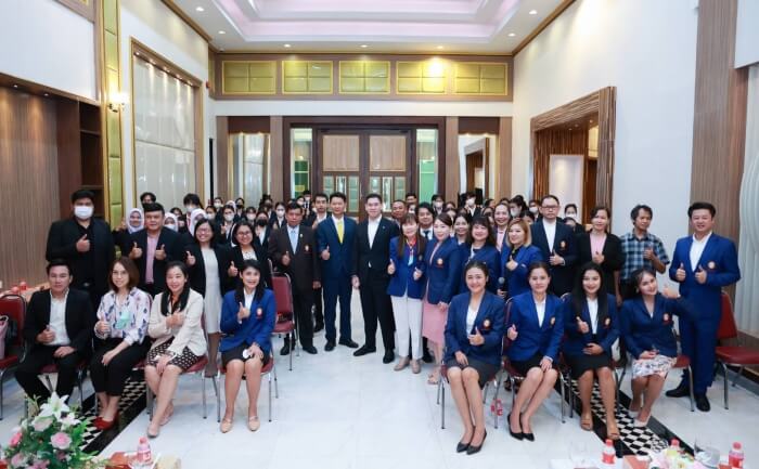 รศ.ดร.ดวงฤทธิ์ เบ็ญจาธิกุล ชัยรุ่งเรือง สส.ให้เกียรติร่วมพิธี MOU มกธ.จับมือวิทยาลัยชุมชนสมุทรสาคร สร้างเครือข่ายวิชาการสู่ชุมชน มุ่งพัฒนาความรู้และอาชีพอย่างยิ่งยืน